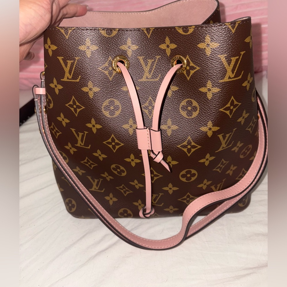 Louis Vuitton Monogram Pink Neo Noe
